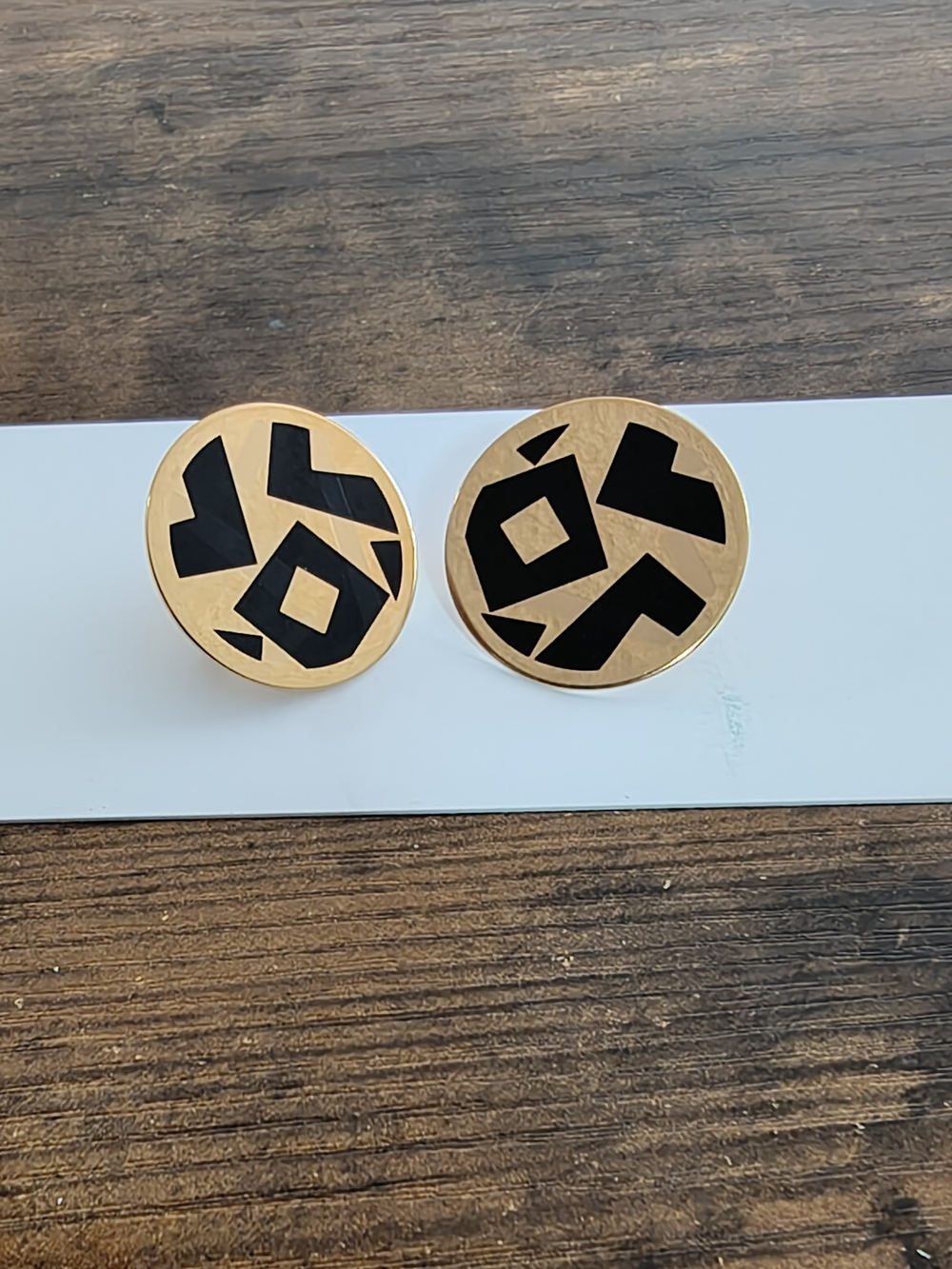 Vintage 1986 AVON Chroma Graphics Gold Tone & Black Clip on Earrings